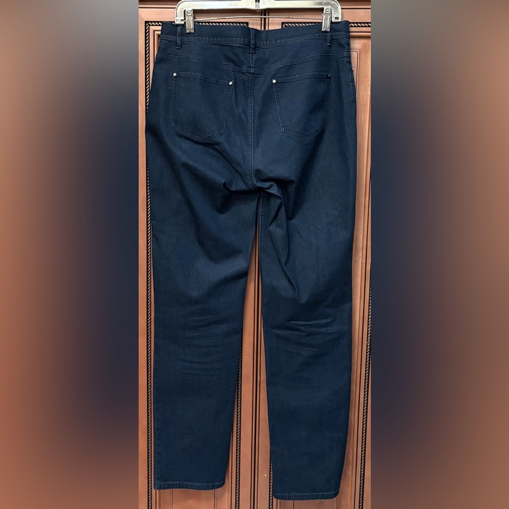 Lafayette 148 New York Thompson Lightweight Jeans. Size 10 - Picture 5 of 7